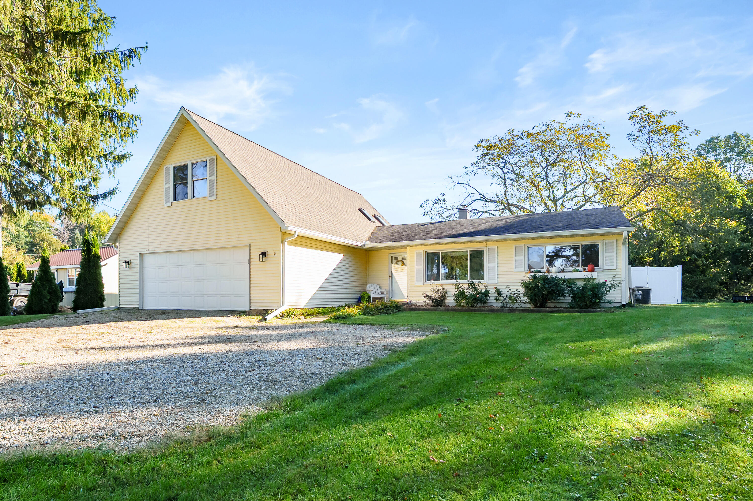 3627 Lakeshore Drive — photo