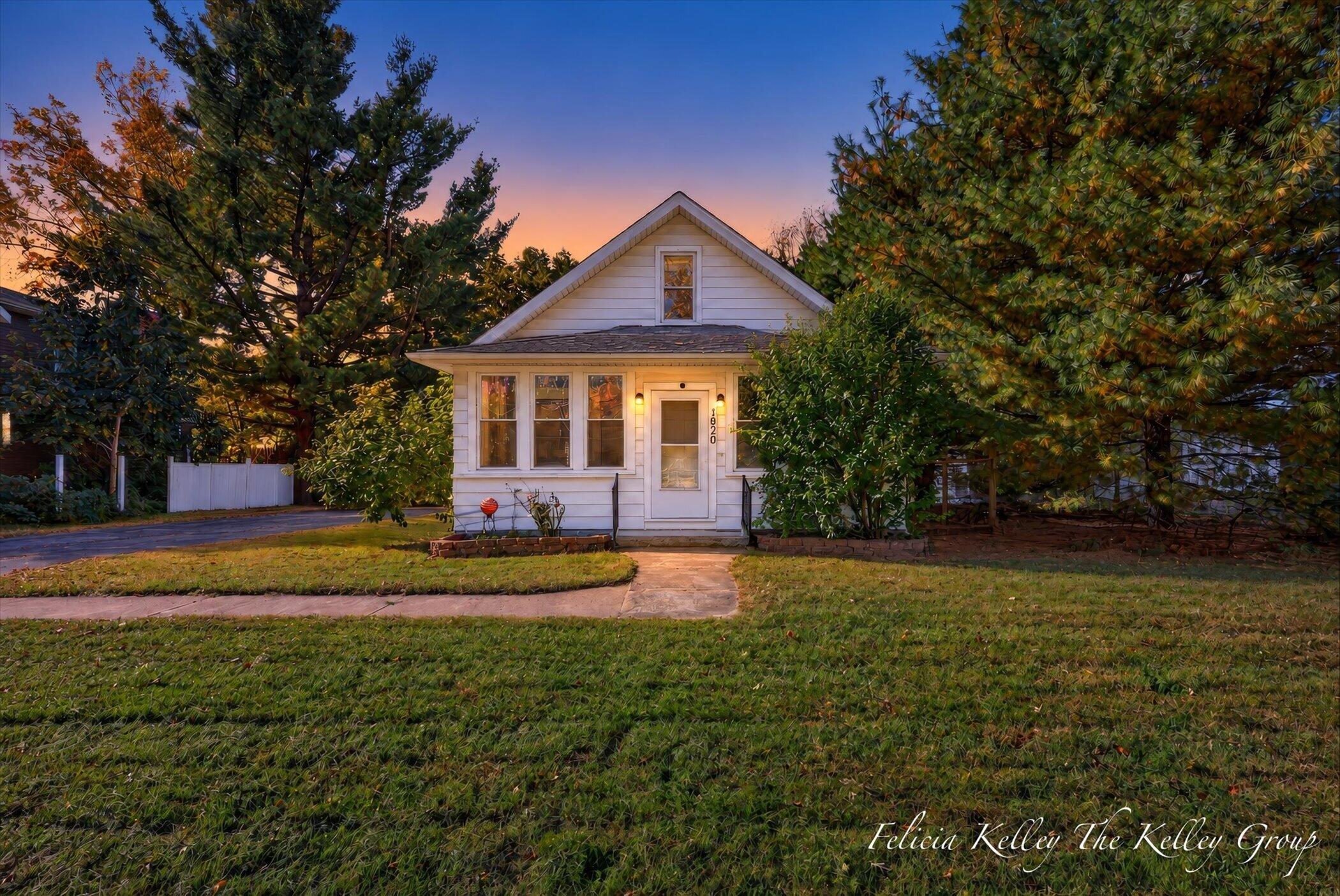 1820 River Bluff Road — photo