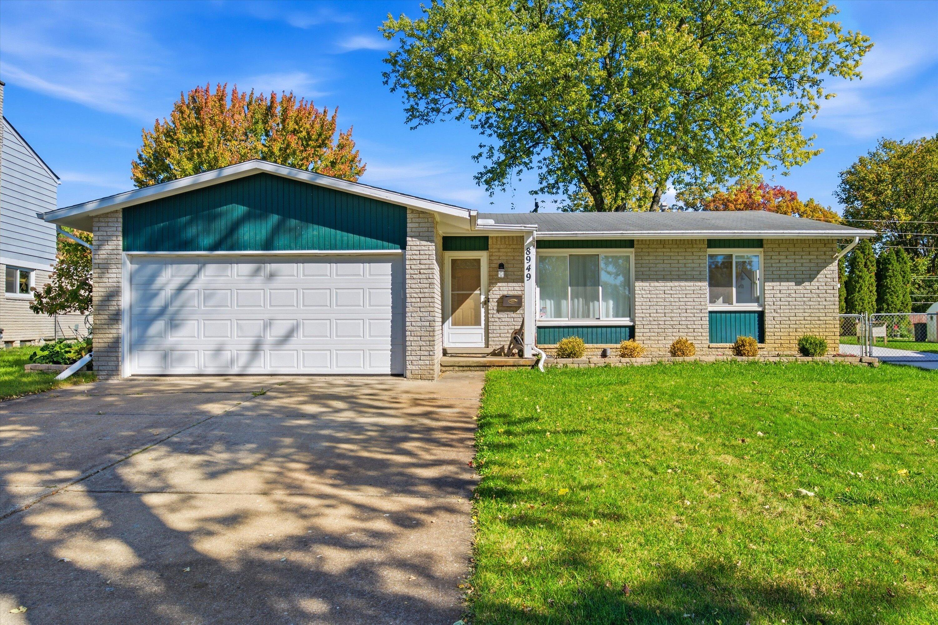 8949 Bristol Court — photo