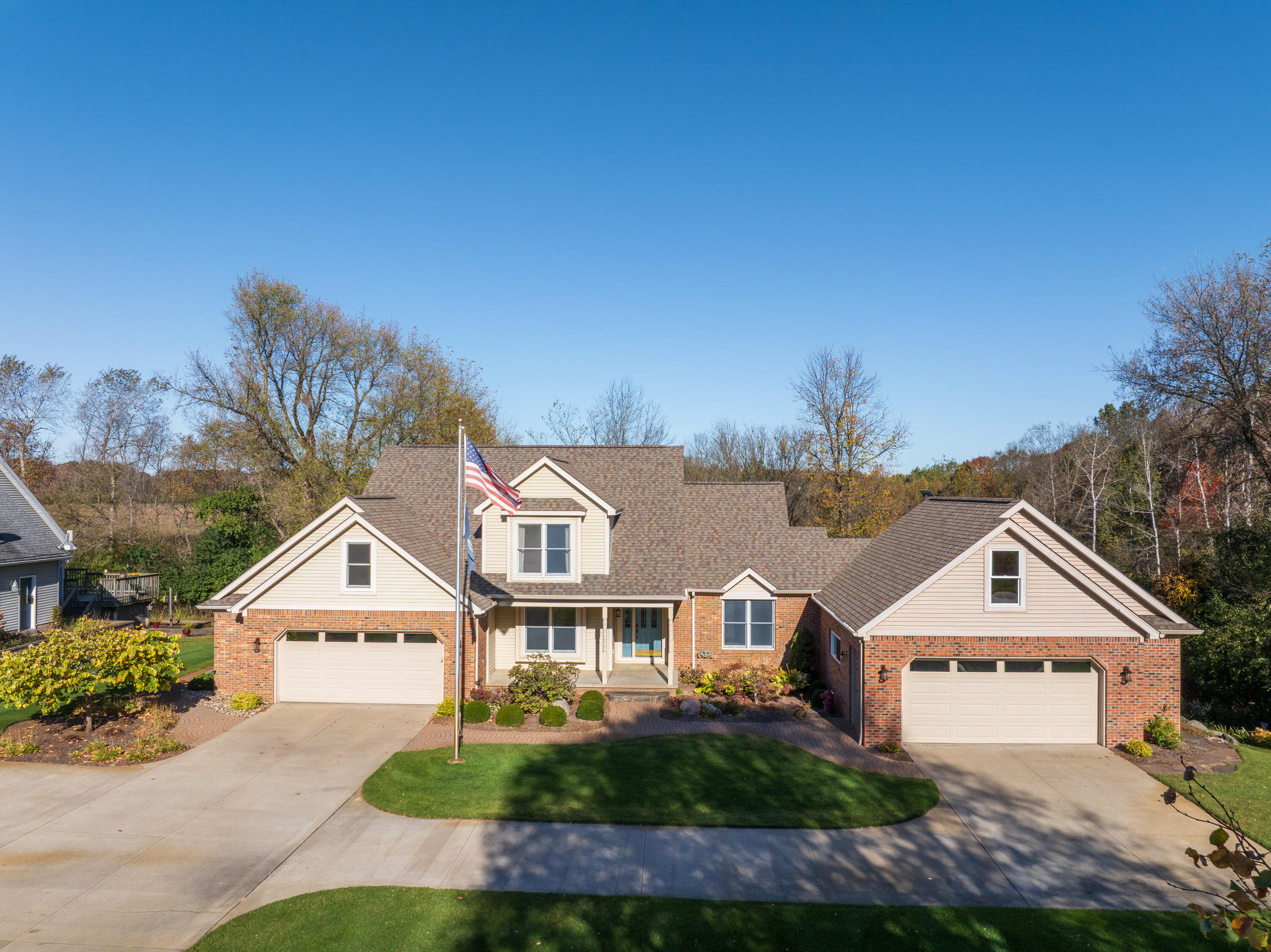 49 Pineview Drive — photo