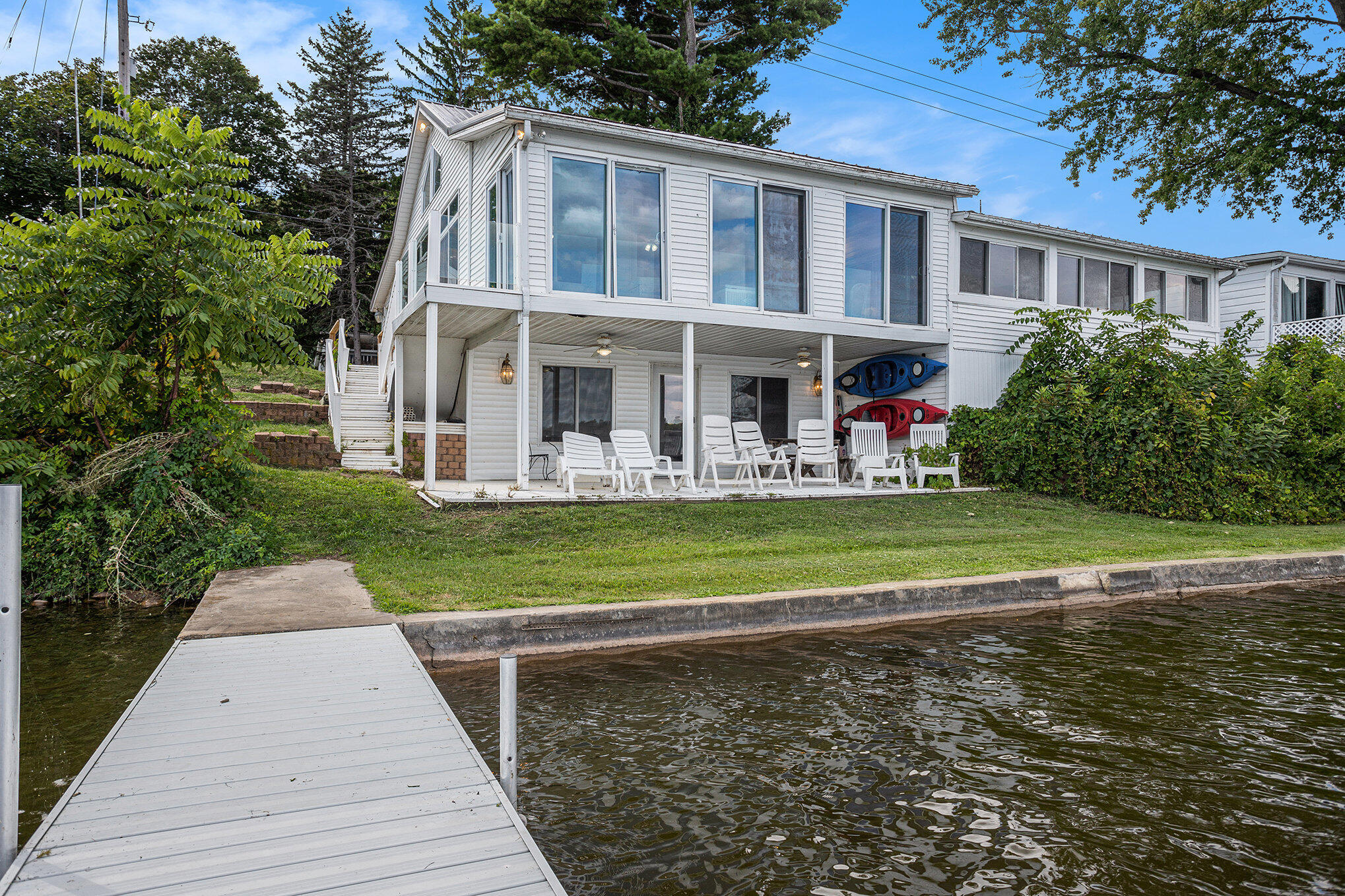 917 Elm Street — photo