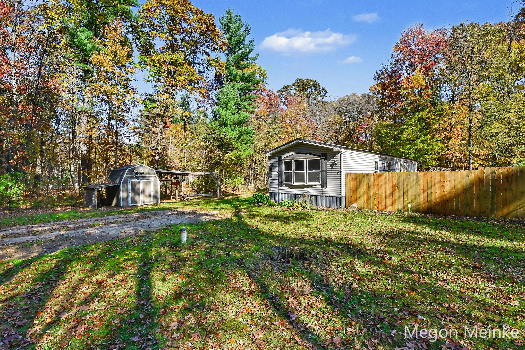 8320 Bradley Road — photo
