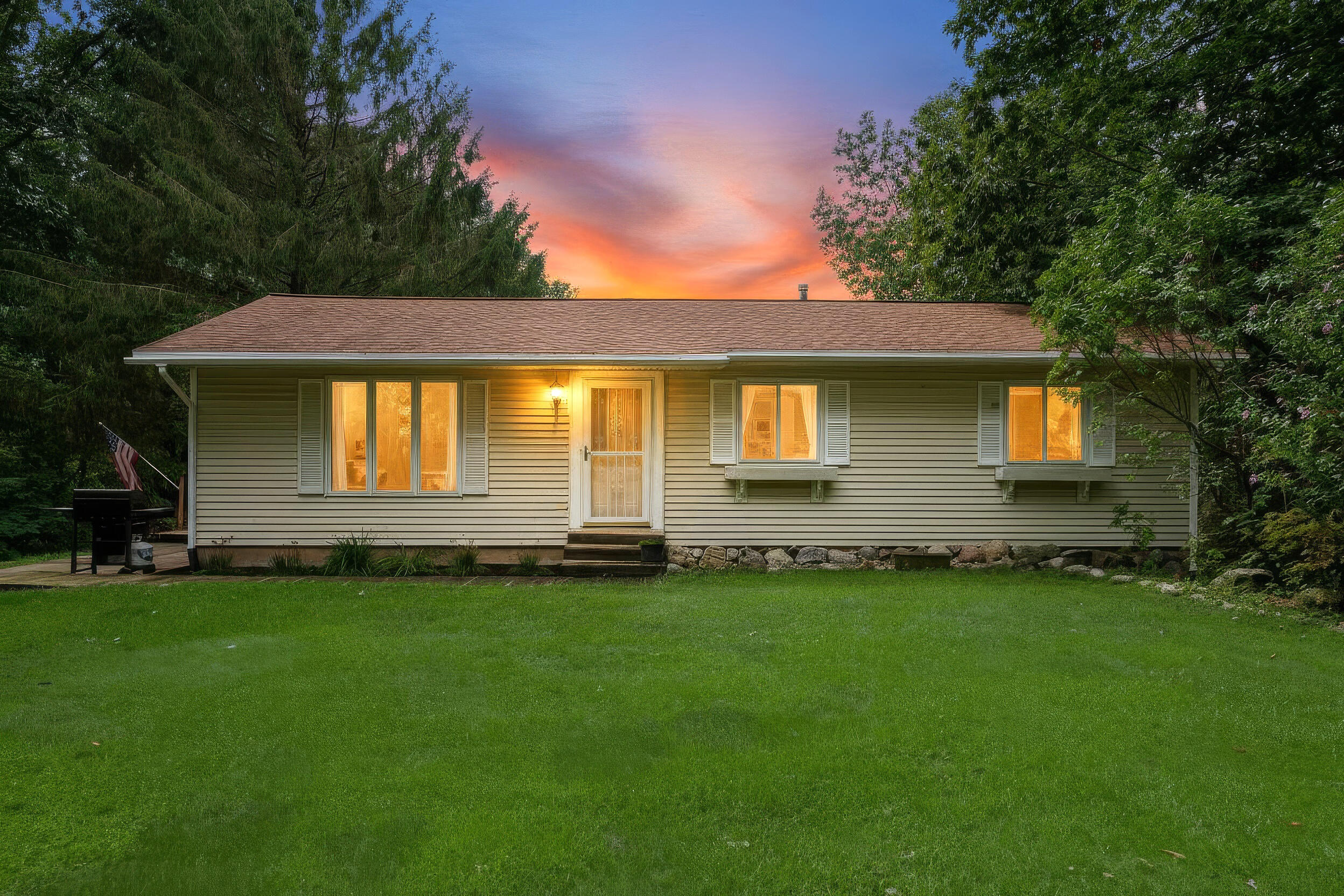 13833 Myers Lake Avenue NE — photo