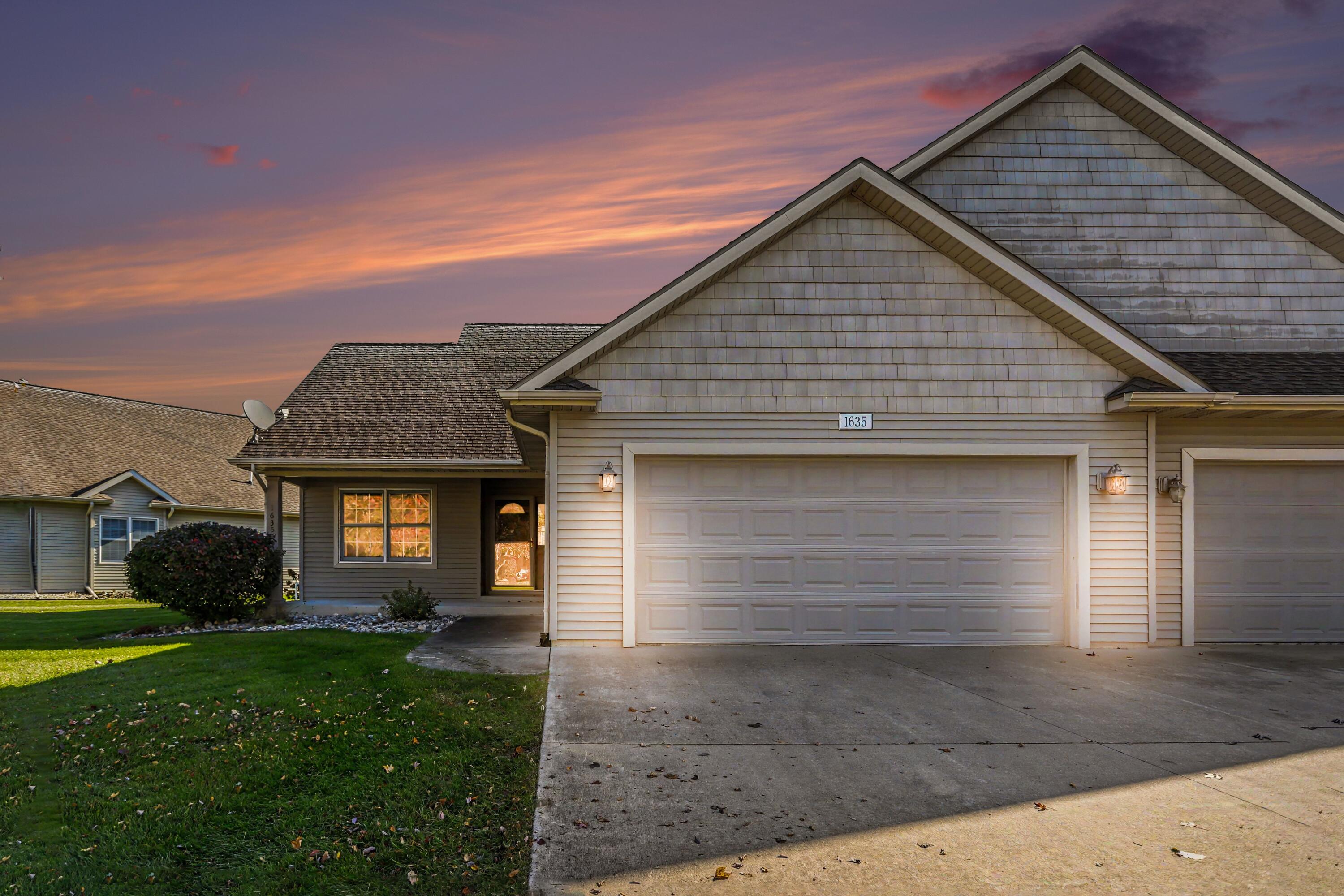 1635 Nixon Lane — photo