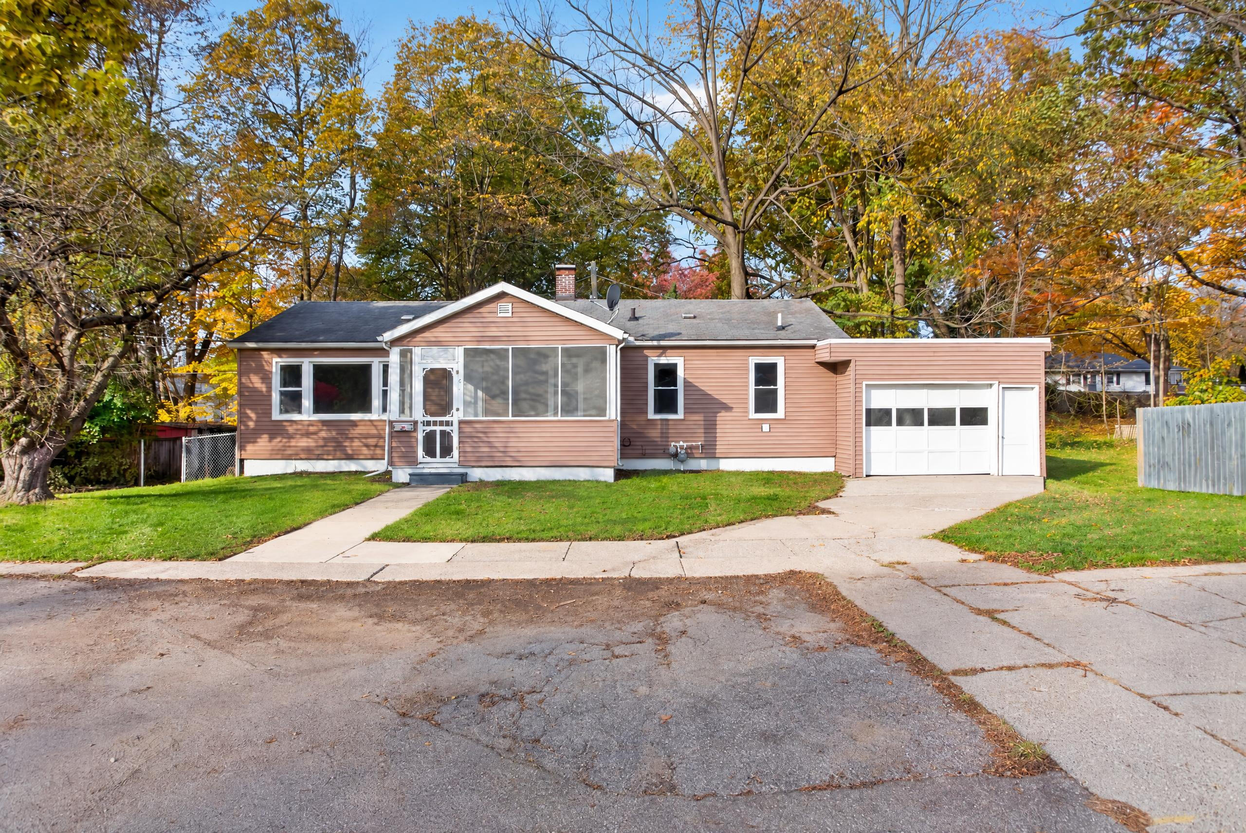 6 Elm Court — photo