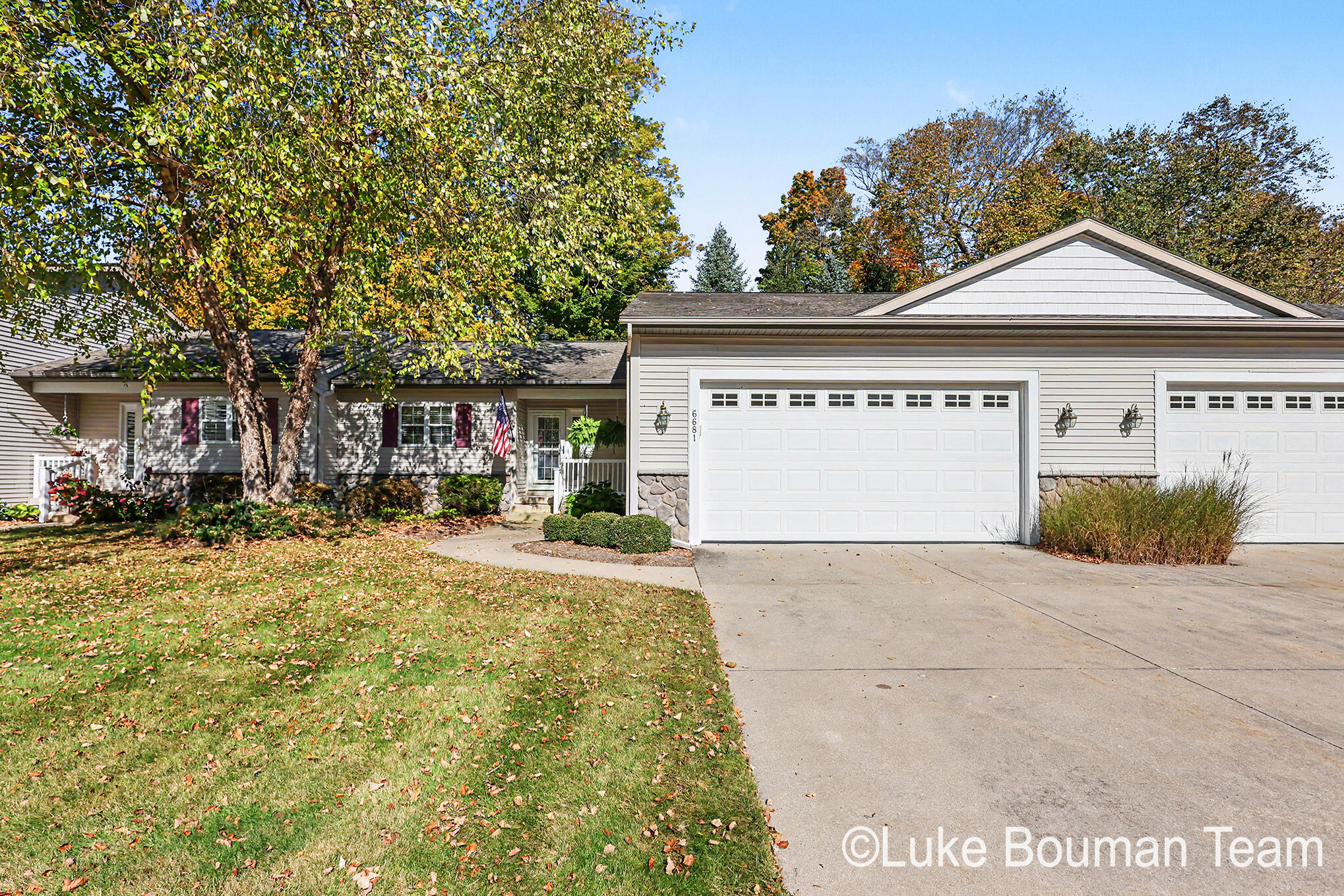 6681 Green Valley Court SE — photo