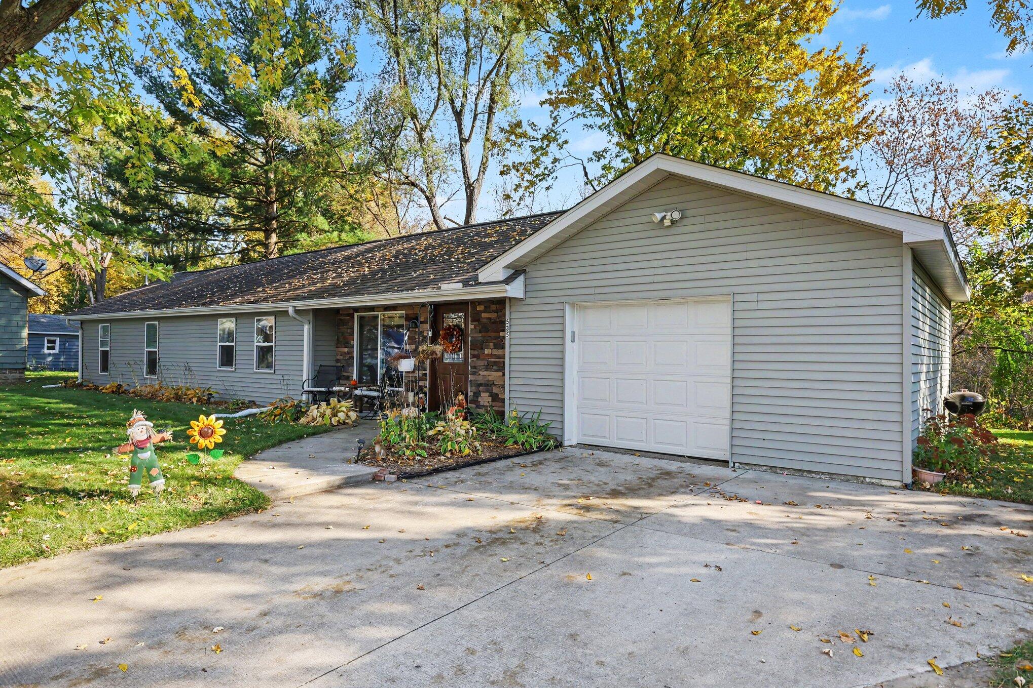 535 Fairyland Avenue — photo