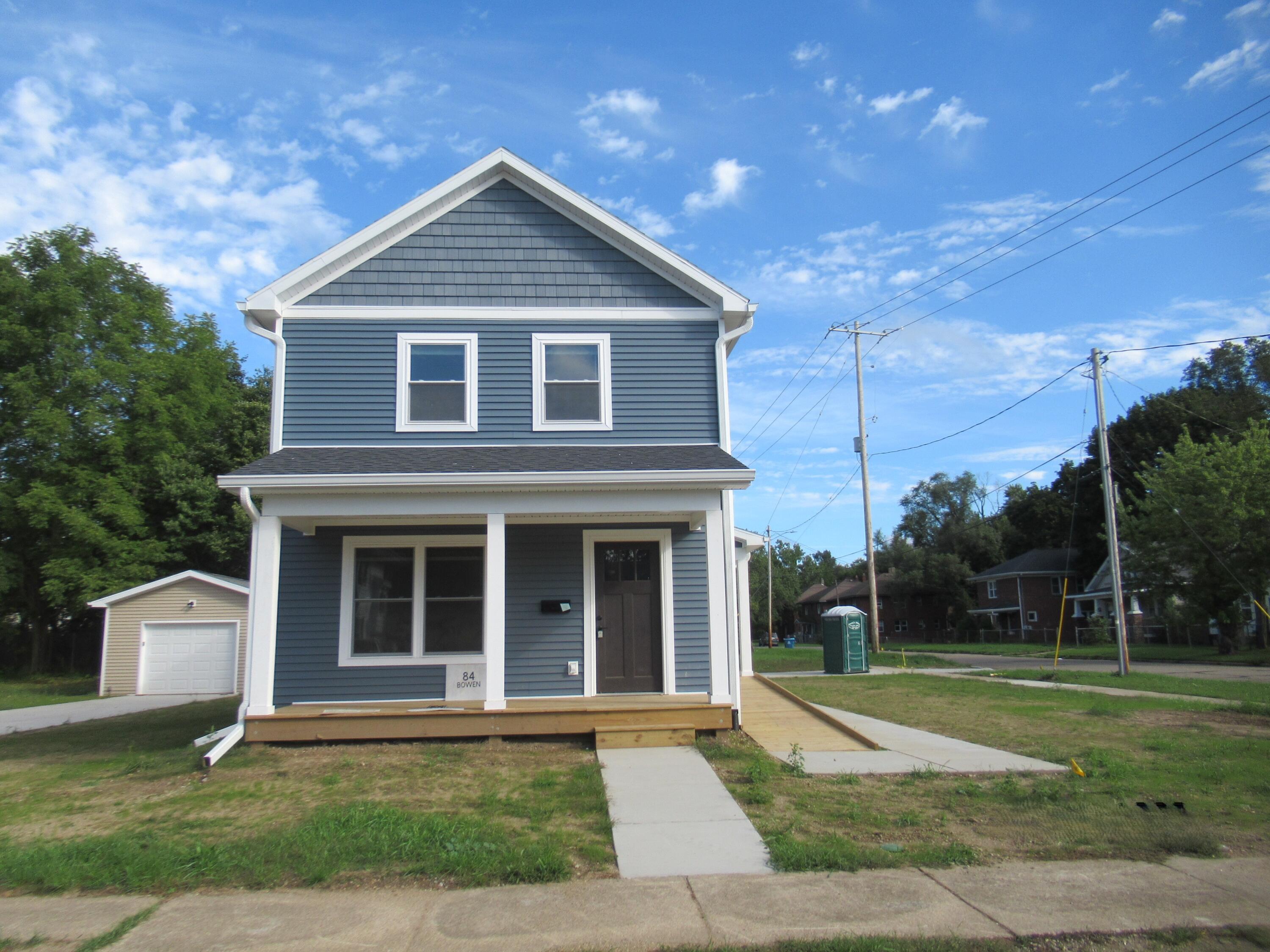 84 Bowen Avenue — photo