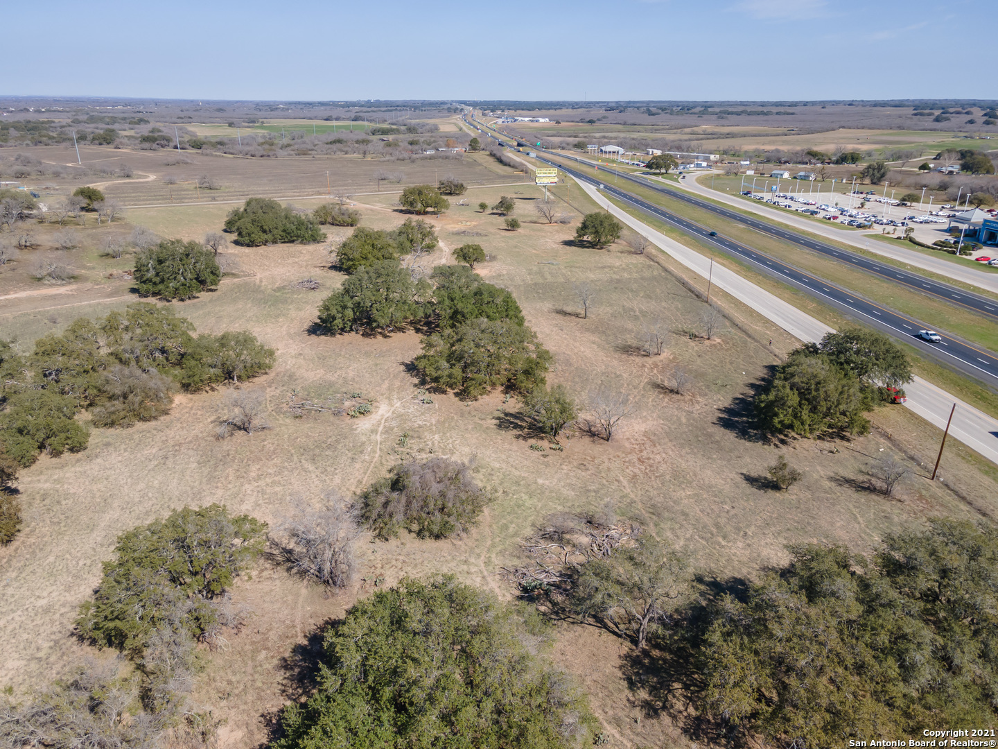 000 I-35, Devine, TX 78016 — photo 2