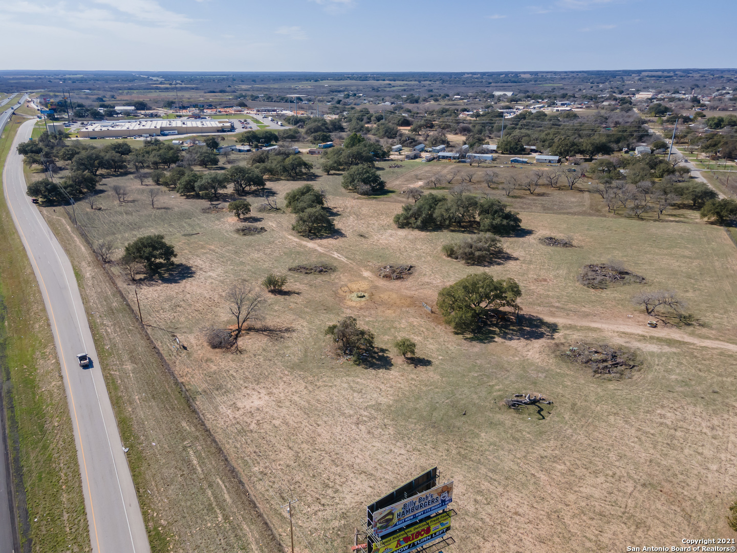 000 I-35, Devine, TX 78016 — photo 3