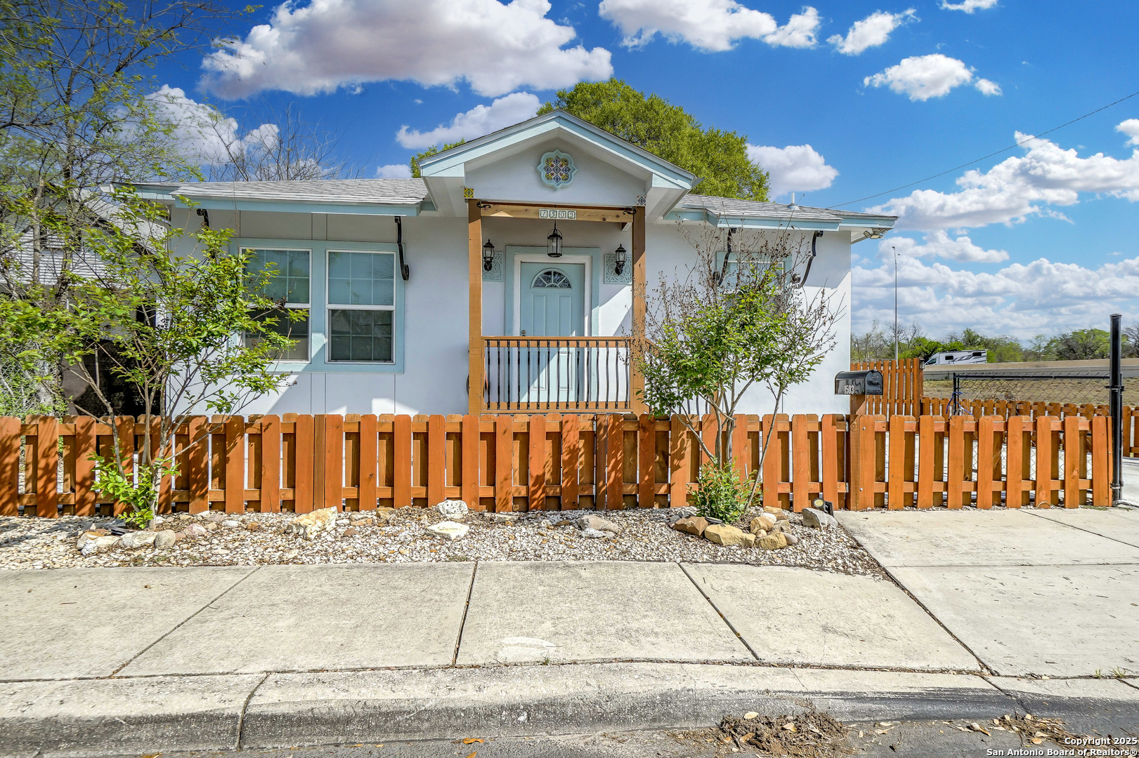 1503 Edison Drive — photo