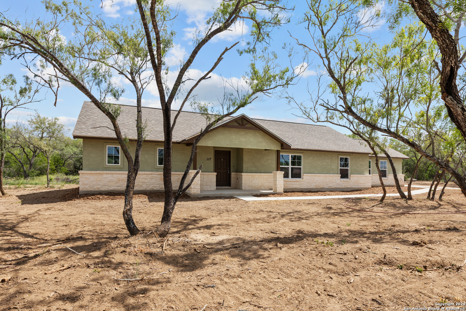 117 Sylas Hayes Loop — photo