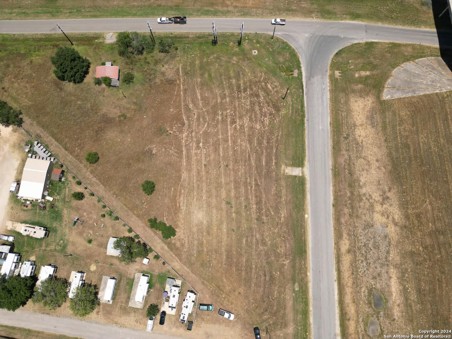 8075 S Loop 1604 E, Elmendorf, TX 78112 — photo 2