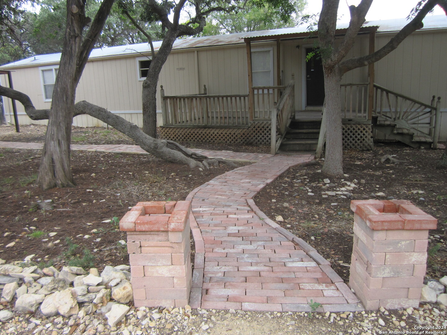 1095 Scenic Drive — photo