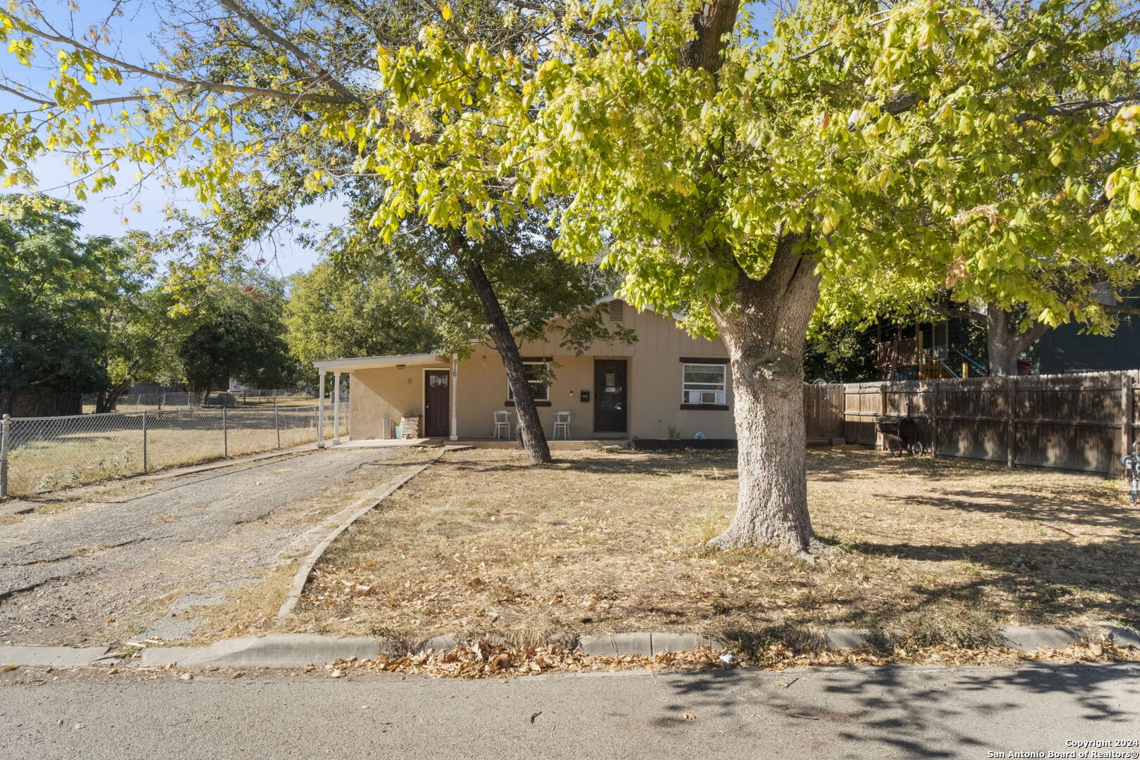 916 Ford Street — photo