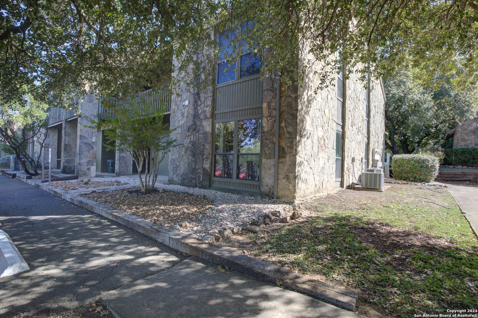 211 T Bar M Drive 211 — photo