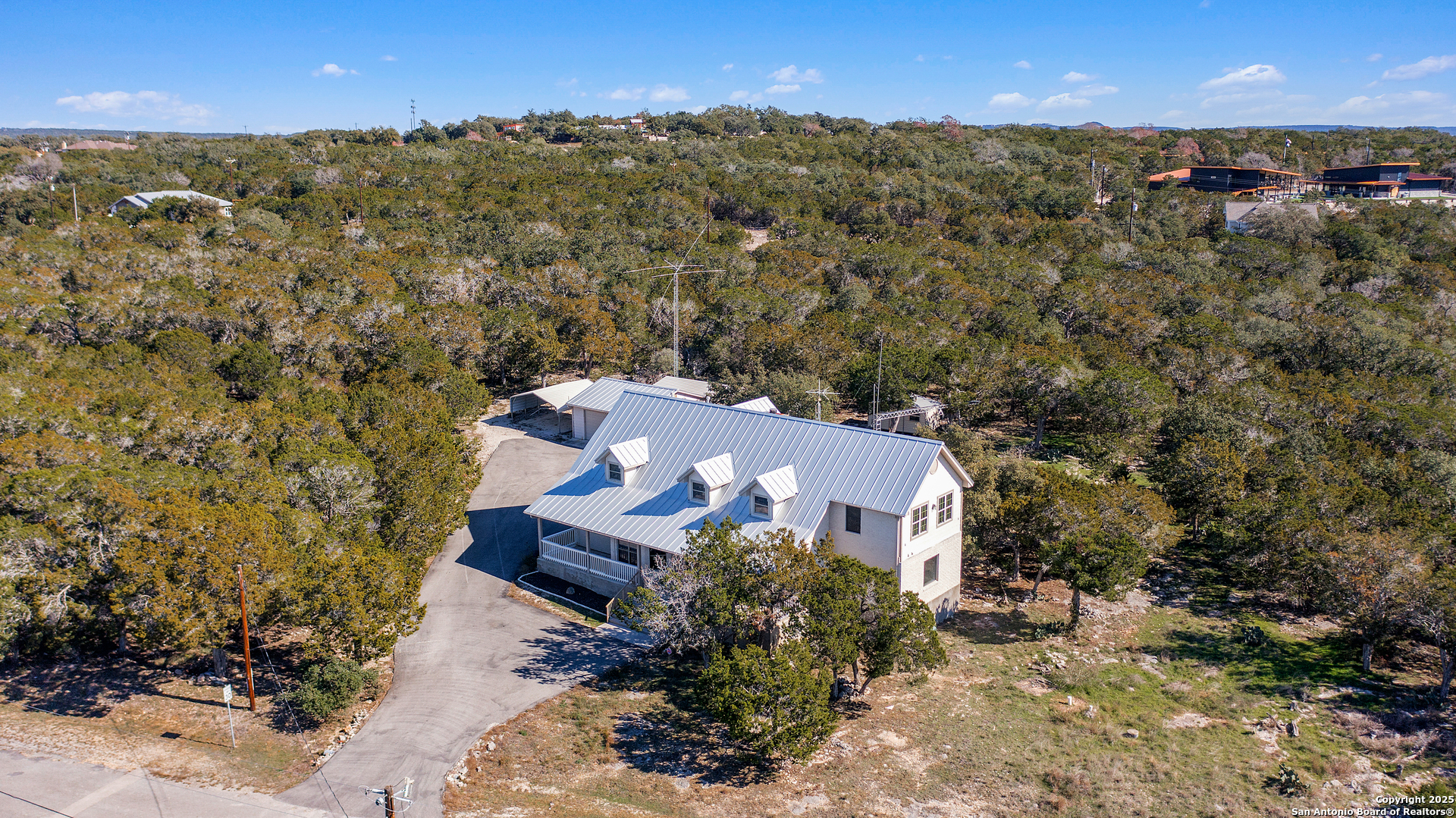 1164 Stoneyridge Drive — photo