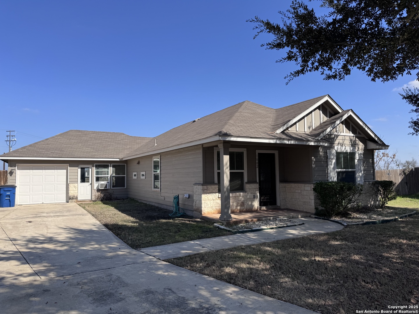 1002 Birdsong Lane — photo