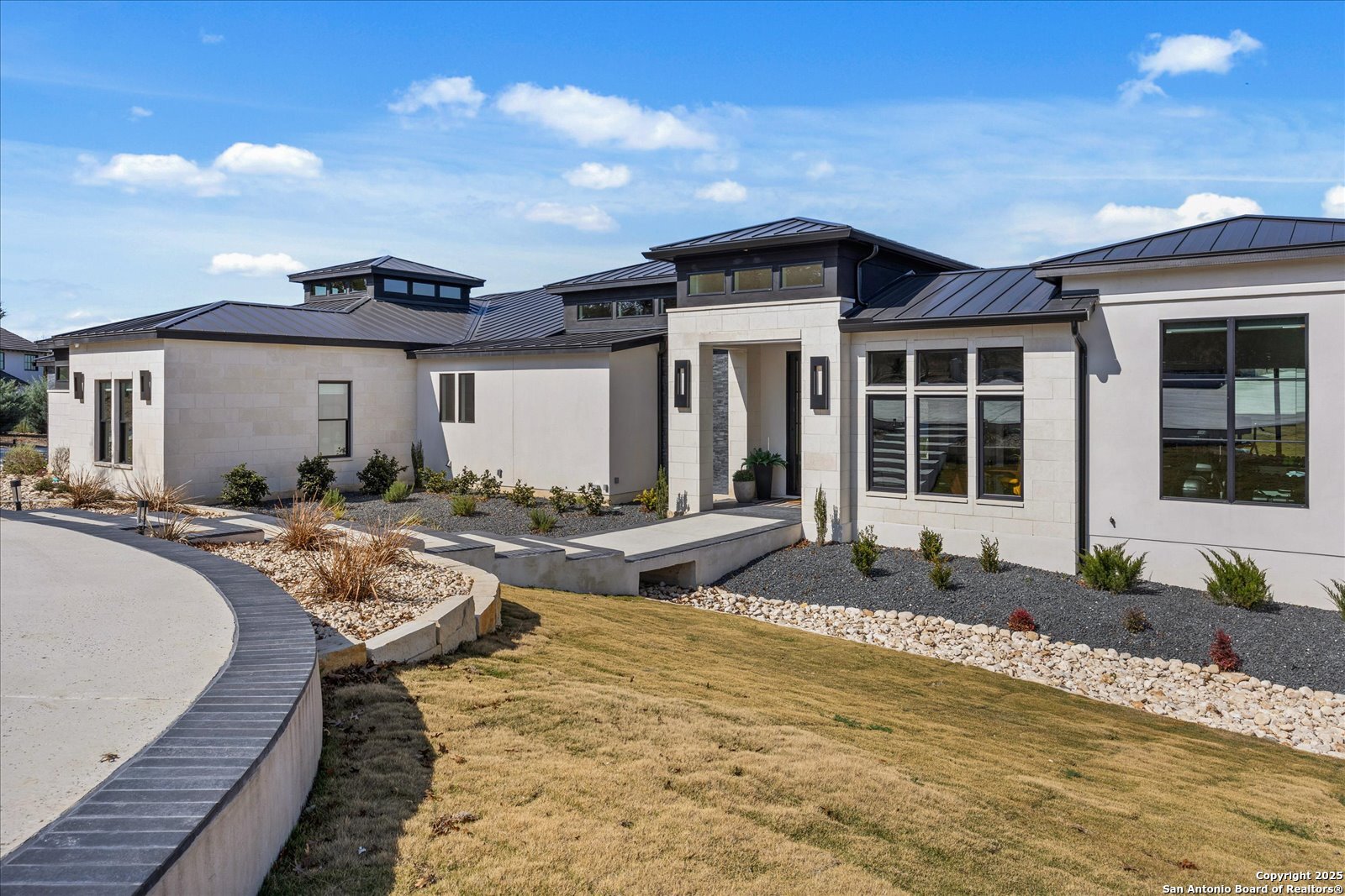 122 Peach Springs — photo