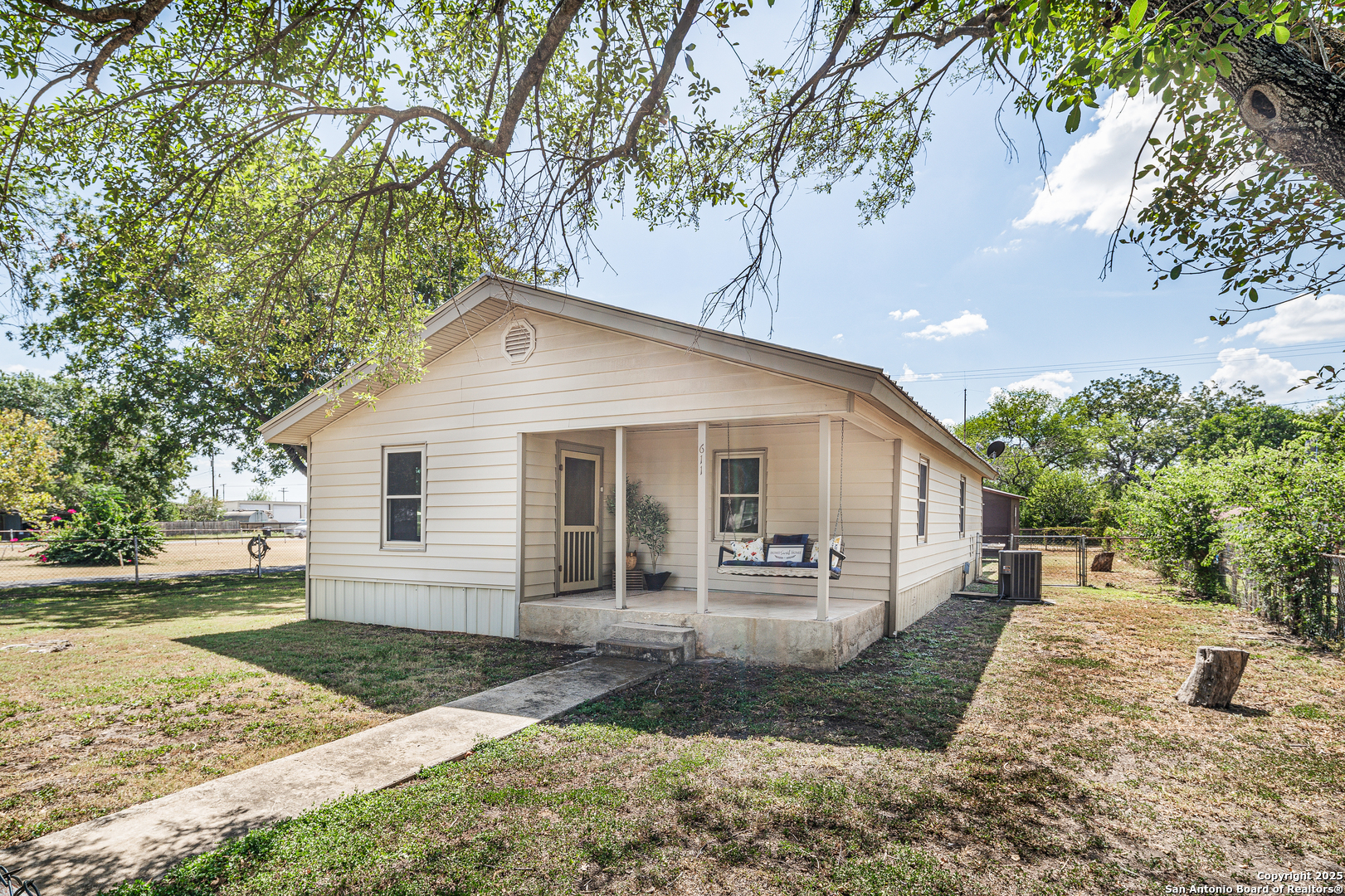 611 Austin Street — photo