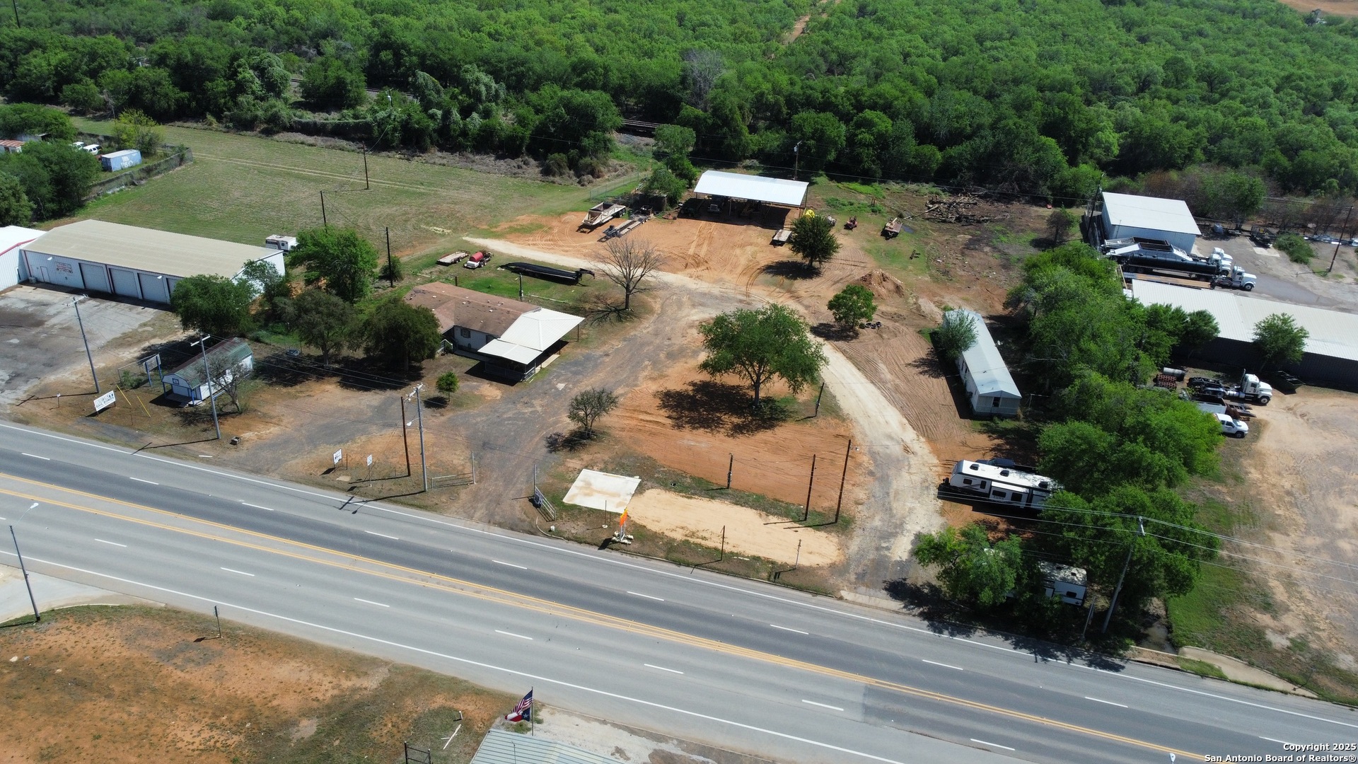 606 N Main Street, Cotulla, TX 78014 — photo 3