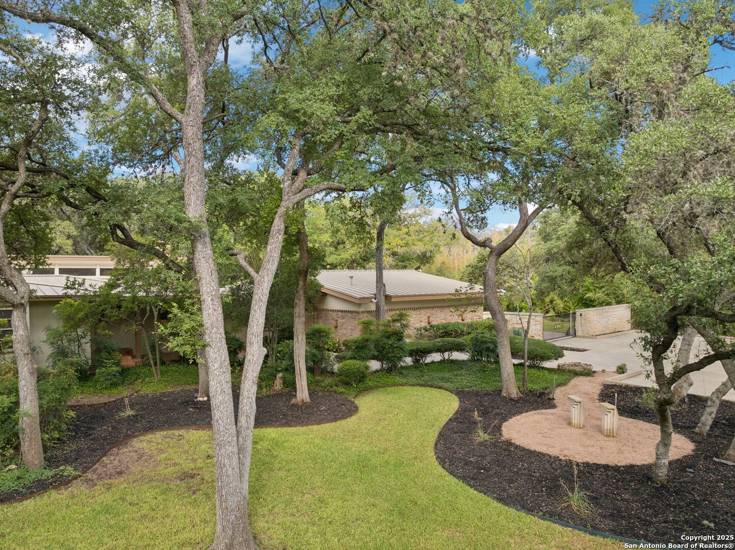 3038 Valley View — photo
