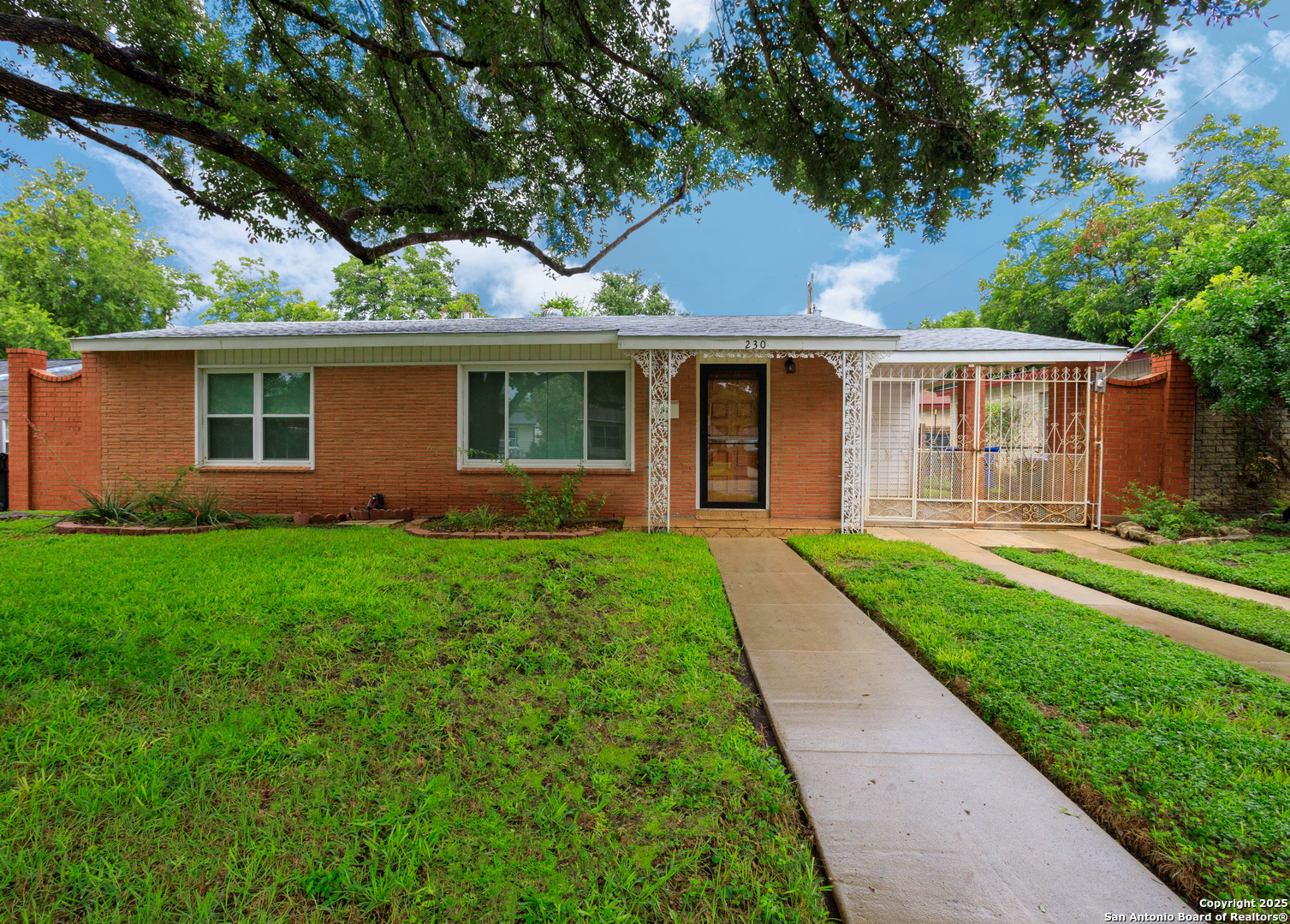 230 Ravenhill — photo