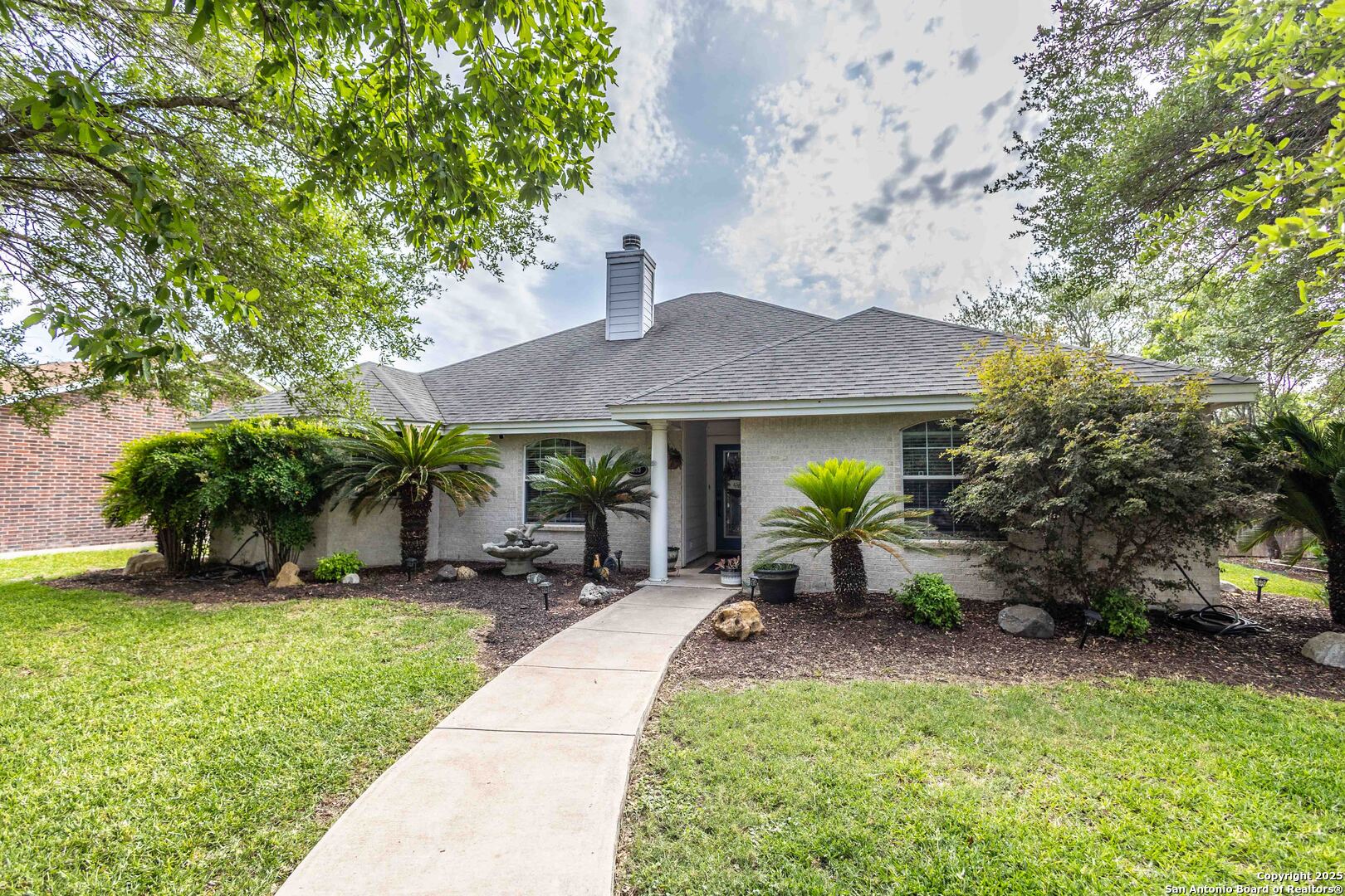 633 Sunrise Avenue — photo