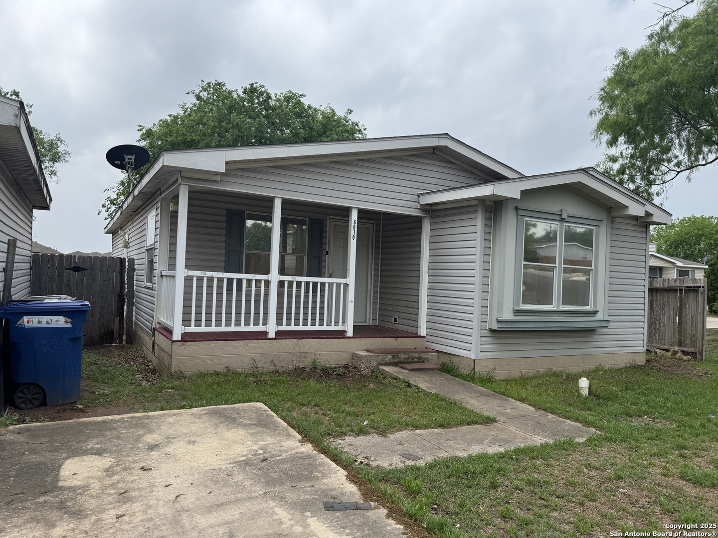 6010 Blind Mdw — photo