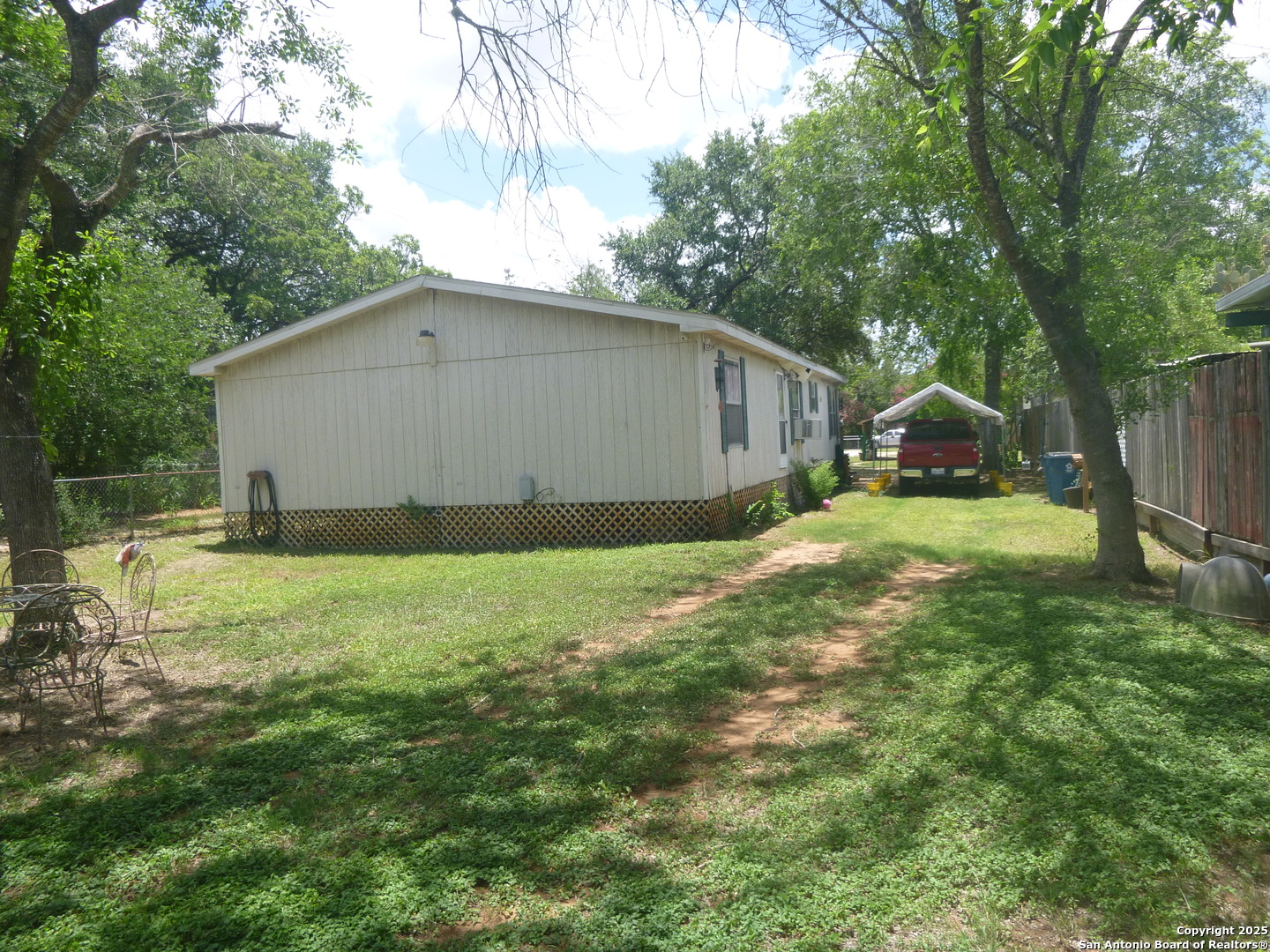 1121 Plum — photo