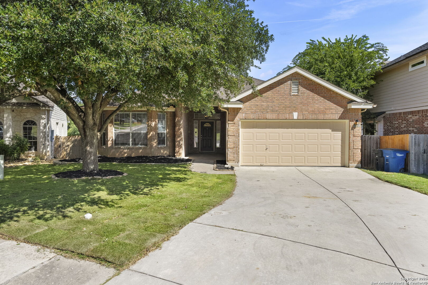 665 La Bahia Loop — photo
