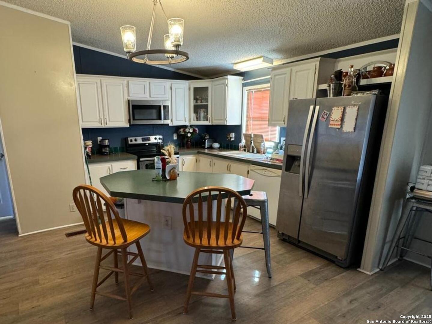 672 N Main Street, Cotulla, TX 78014 — photo 2