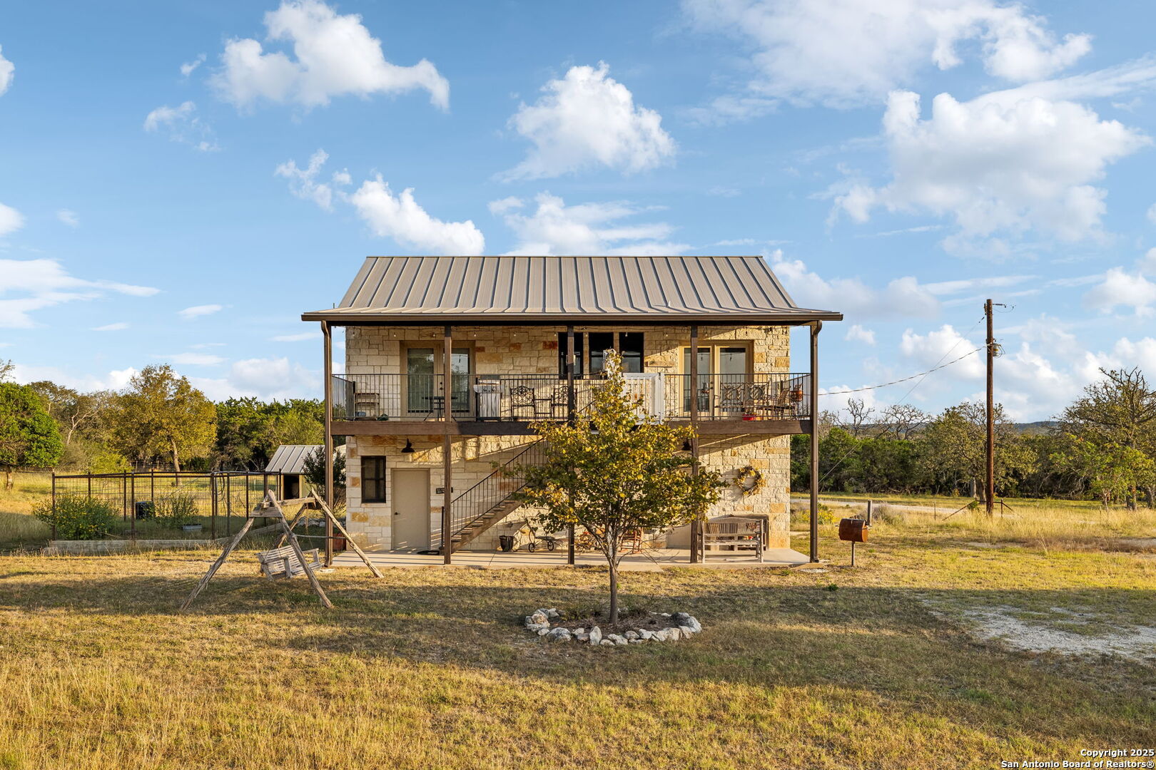 232 N Stoneleigh Road, Center Point, TX 78010 — photo 2