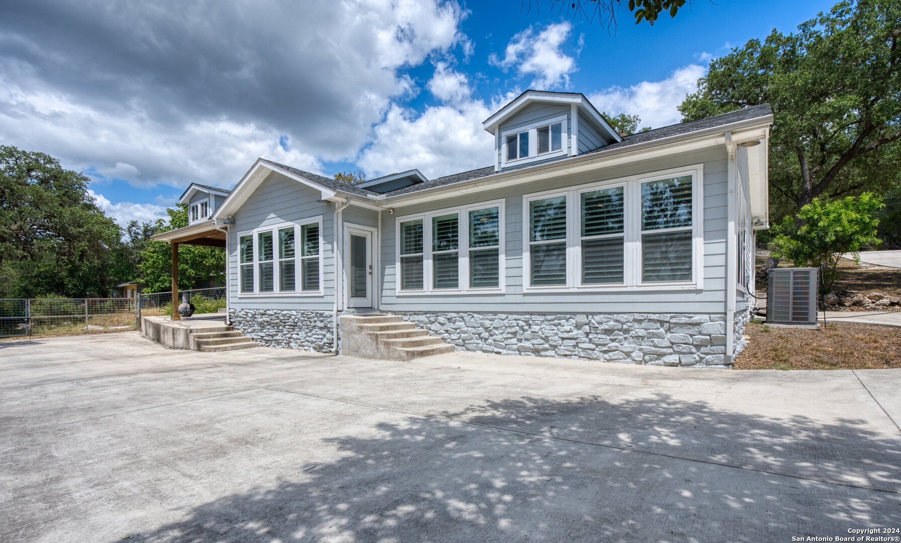 12501 Park Road 37 — photo