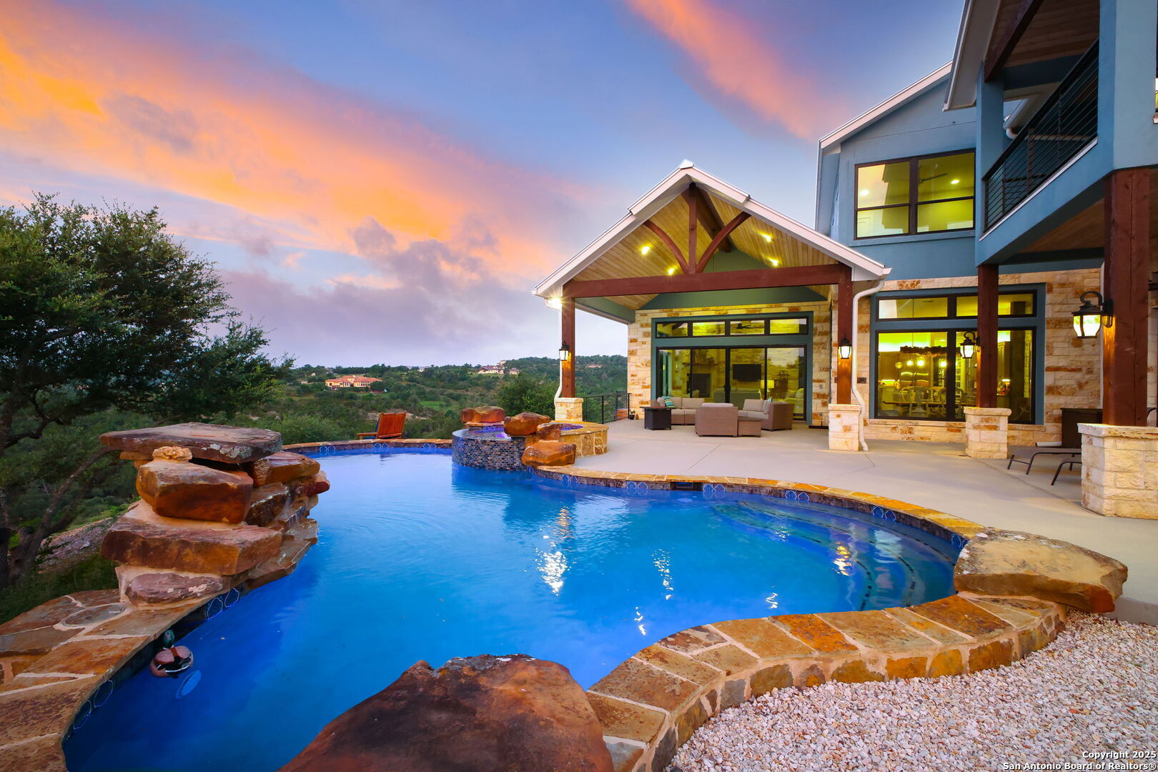 1023 Comanche Rdg — photo