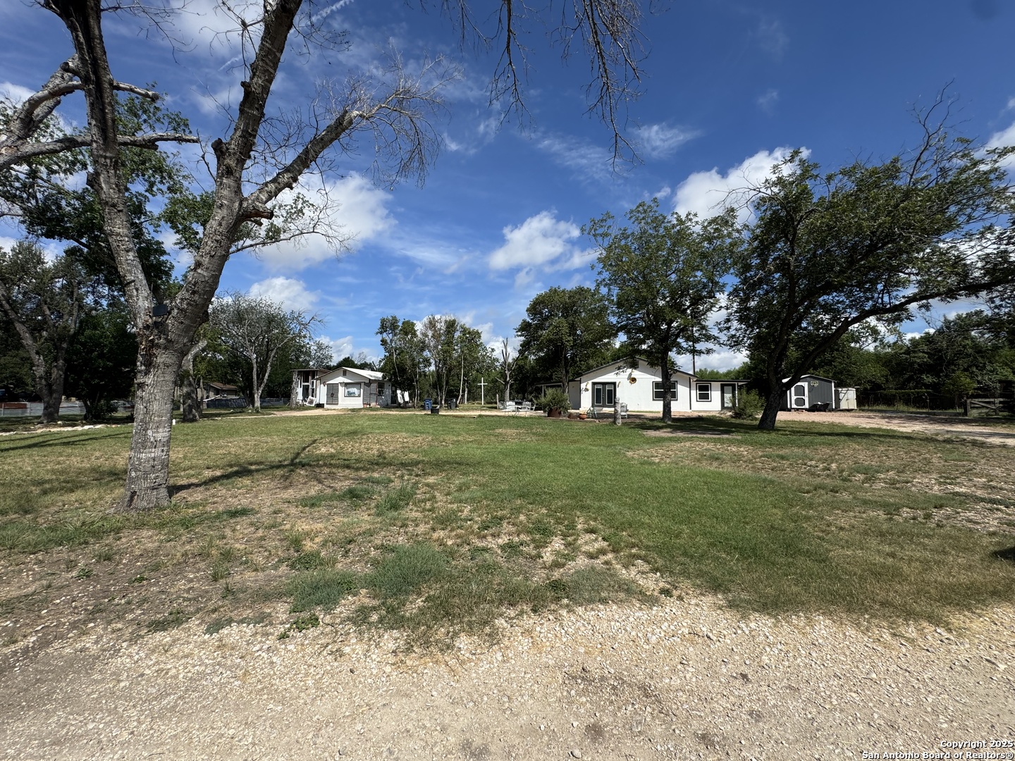 854 Live Oak — photo