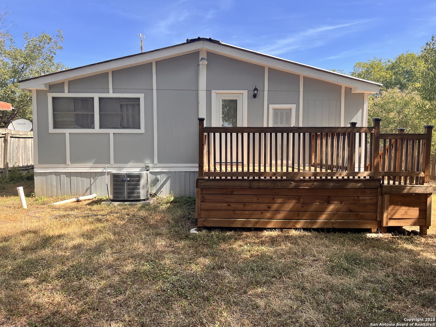 7614 Von Ormy, Von Ormy, TX 78073 — photo 2