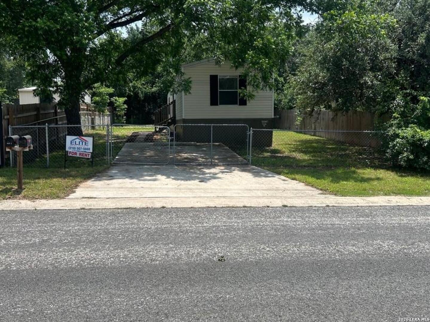 25226 Pat Parkway — photo