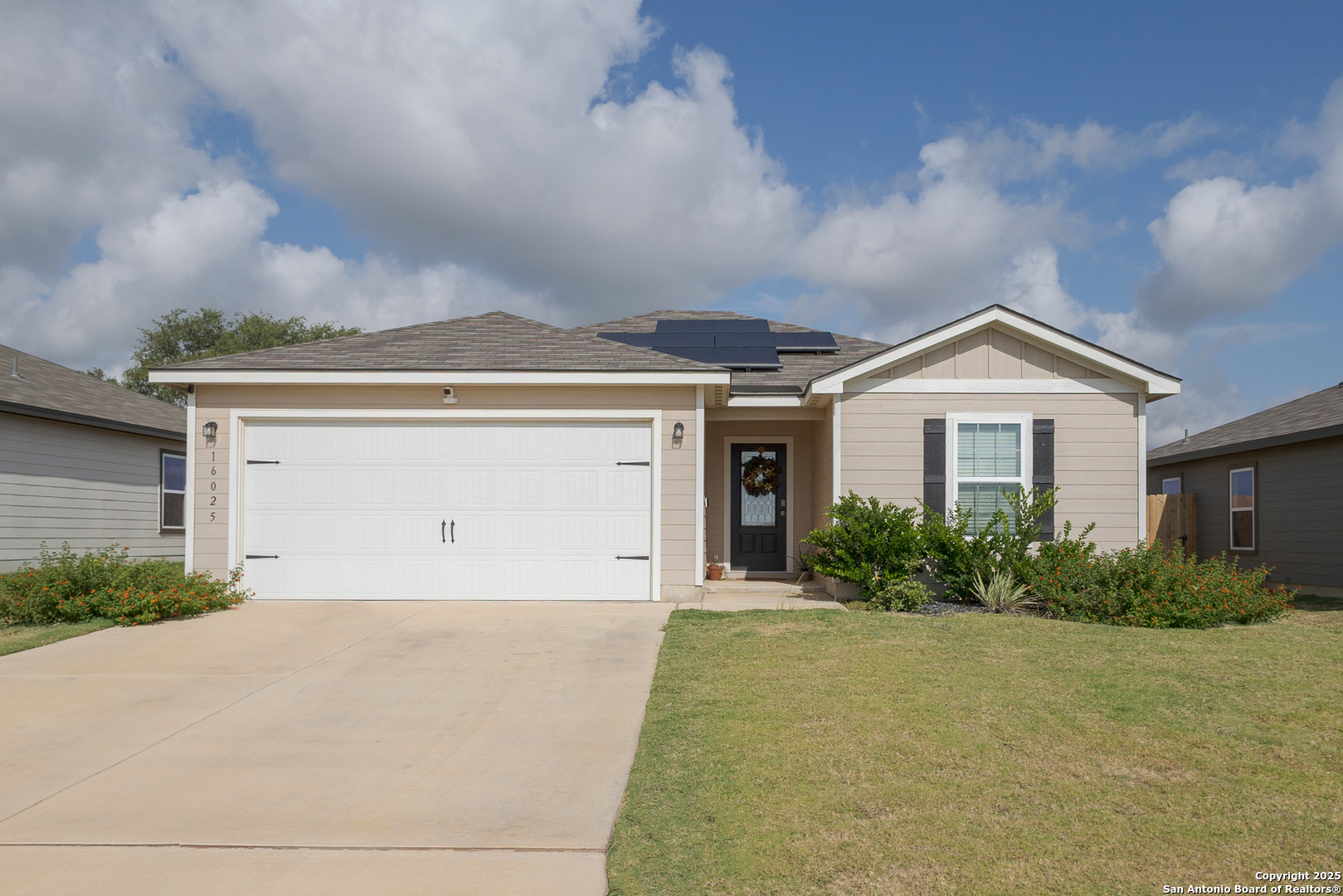 16025 Dickens, Lytle, TX 78052 — photo 2