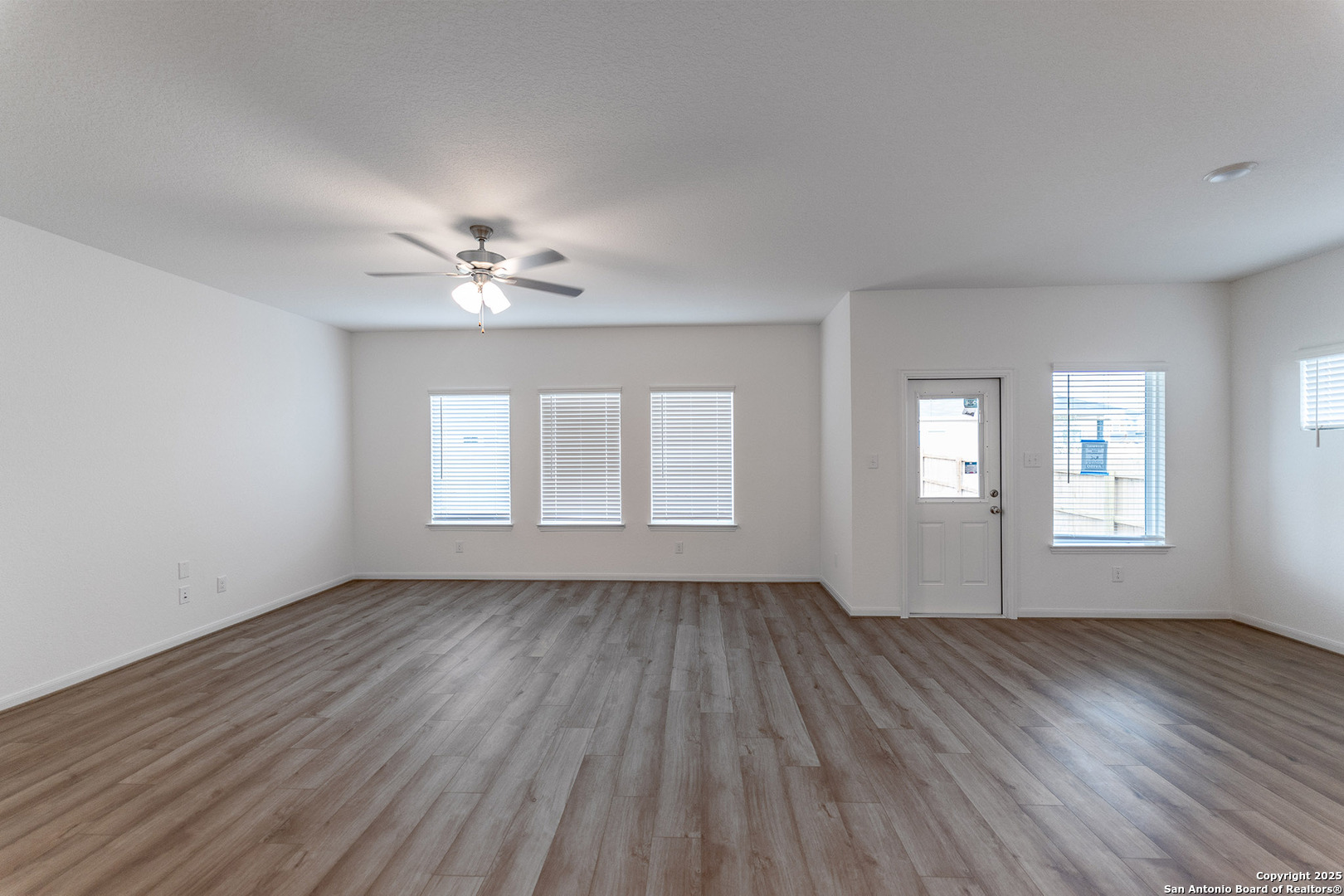 5219 Marliese Peak, Von Ormy, TX 78073 — photo 2