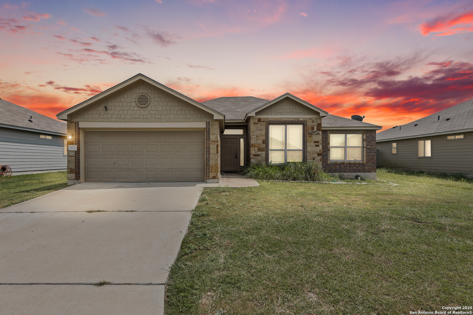 1123 Jamestown — photo