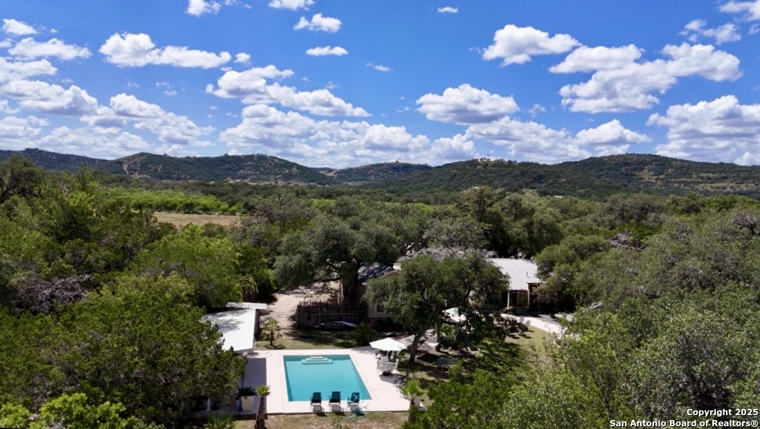 512 County Rd 348, Concan, TX 78838