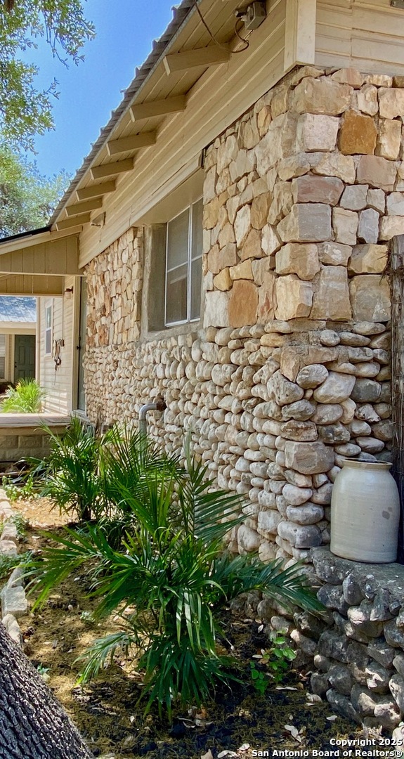 512 County Rd 348, Concan, TX 78838 — photo 3