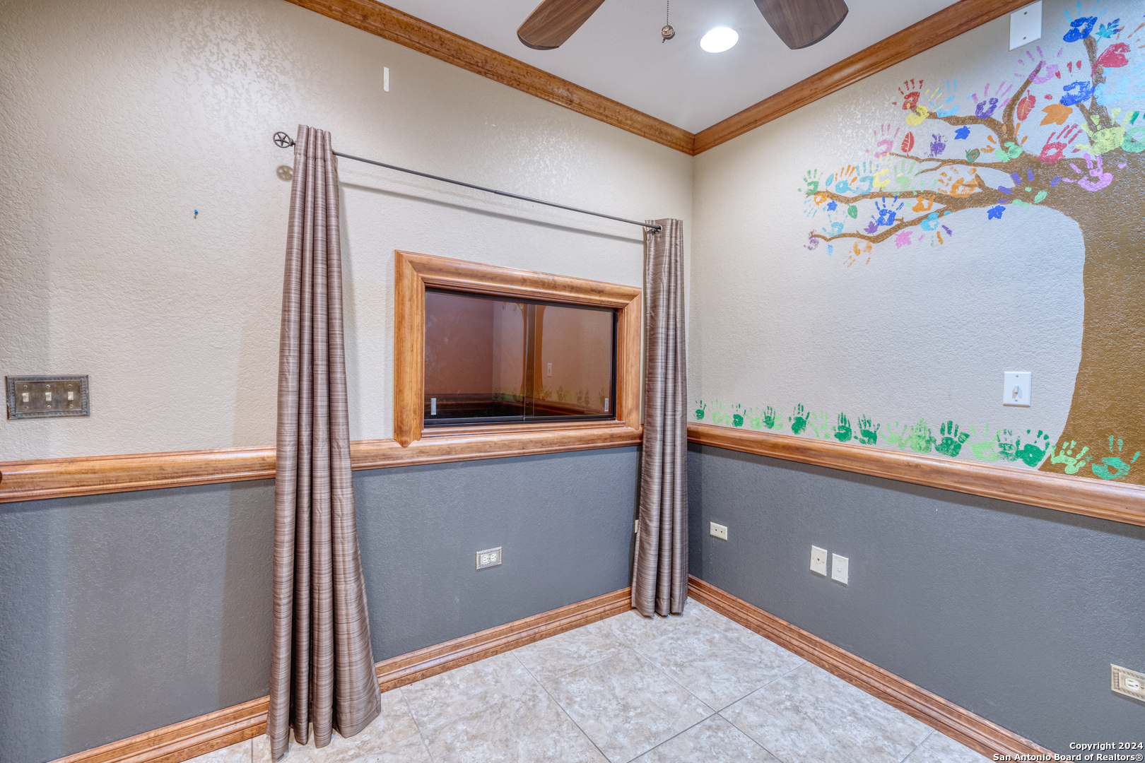 141 E Nopal Street, Uvalde, TX 78801 — photo 3