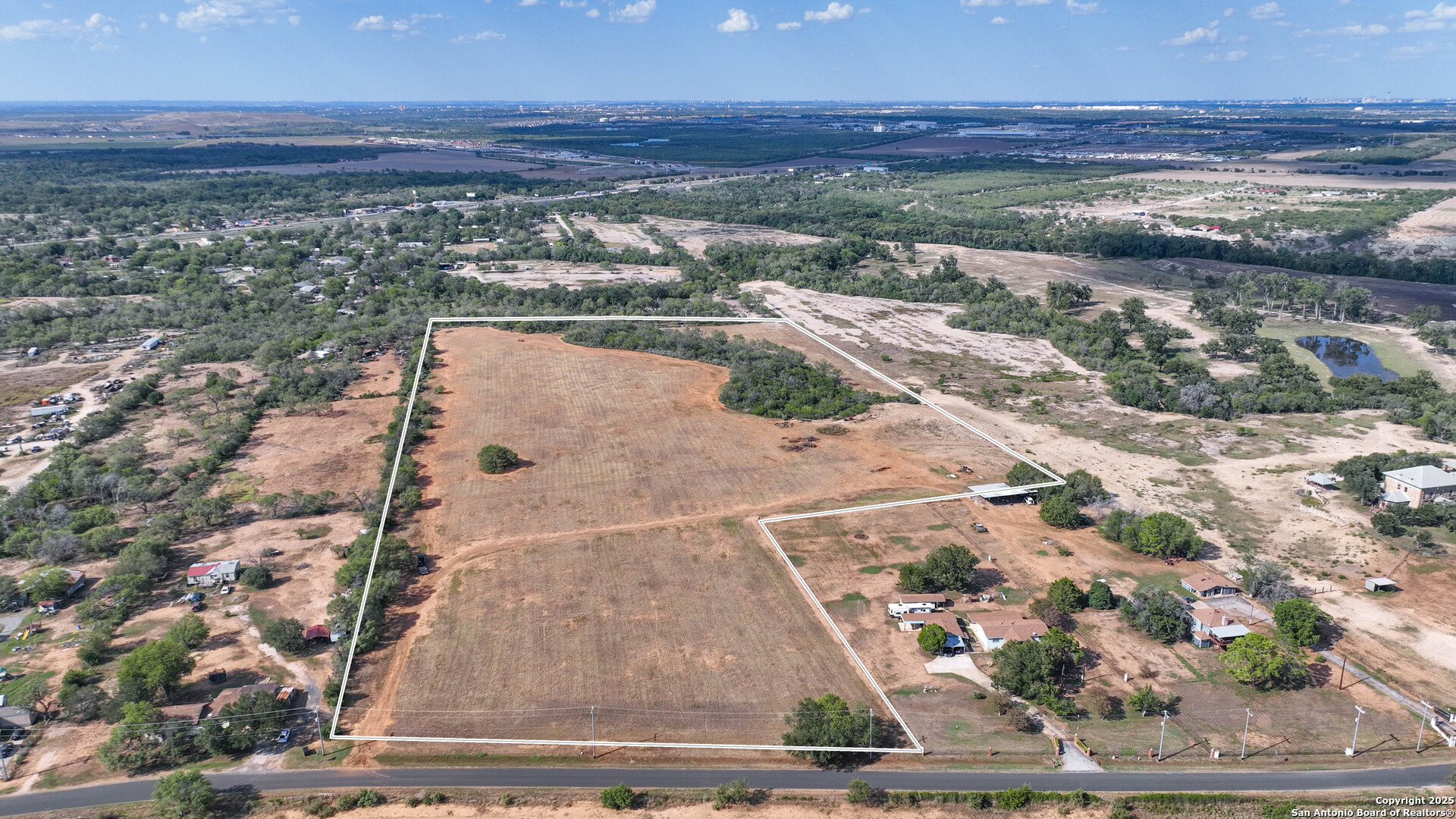 000 Von Ormy Road, Von Ormy, TX 78073