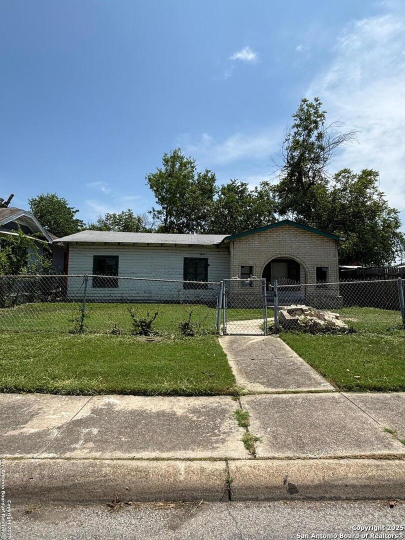 2918 Vera Cruz — photo