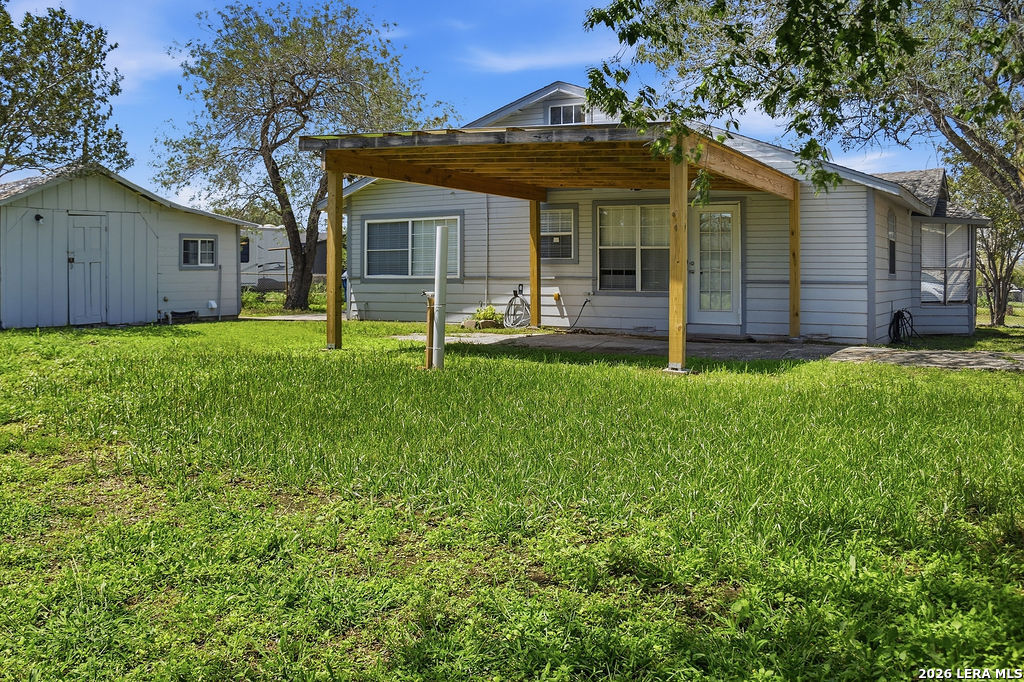 116 Matlock, Poth, TX 78147 — photo 2