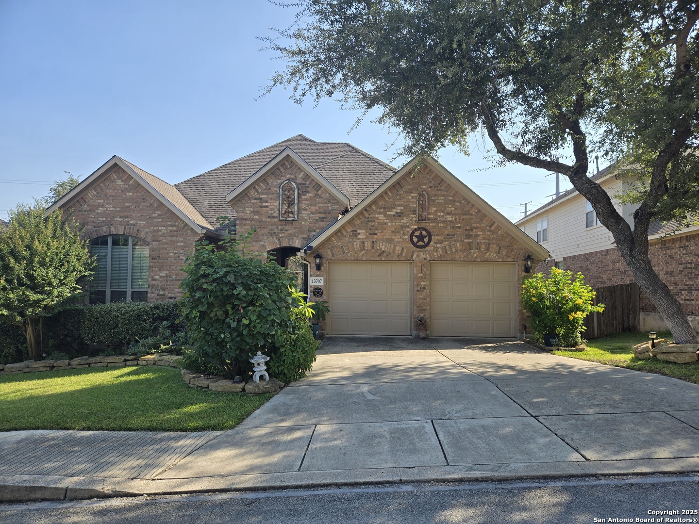 13707 Palatine — photo