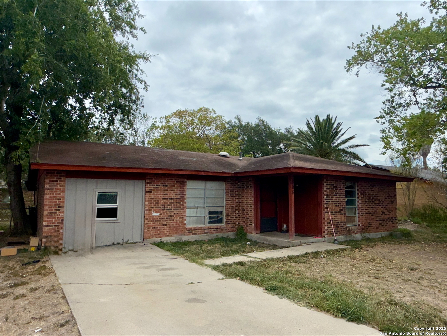 805 Continental Drive — photo