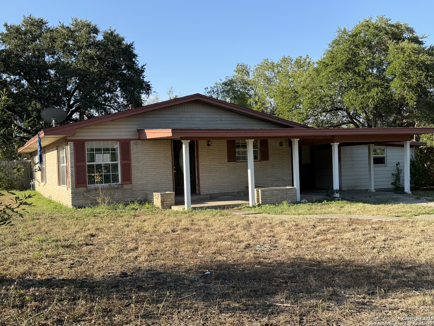 218 Graham — photo